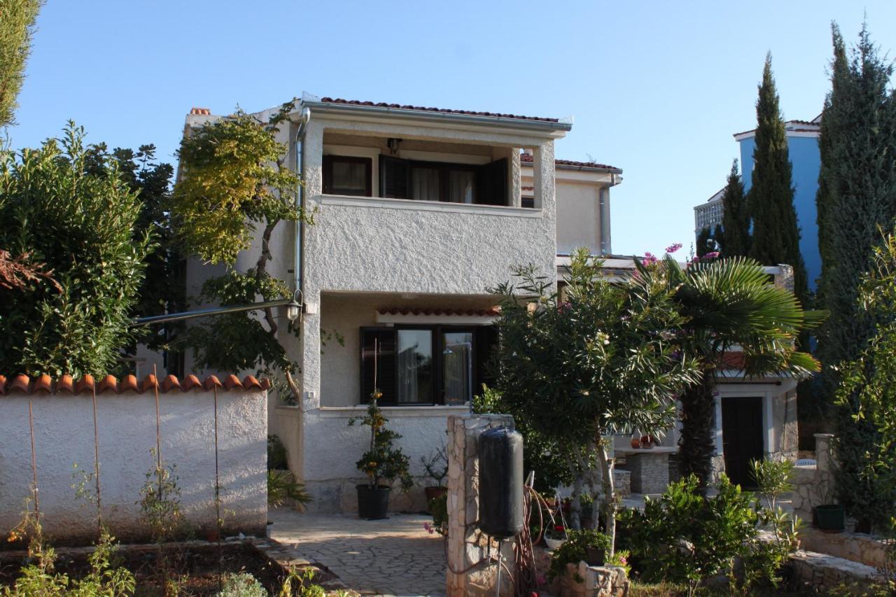With A Parking Space - 7386 Medolino